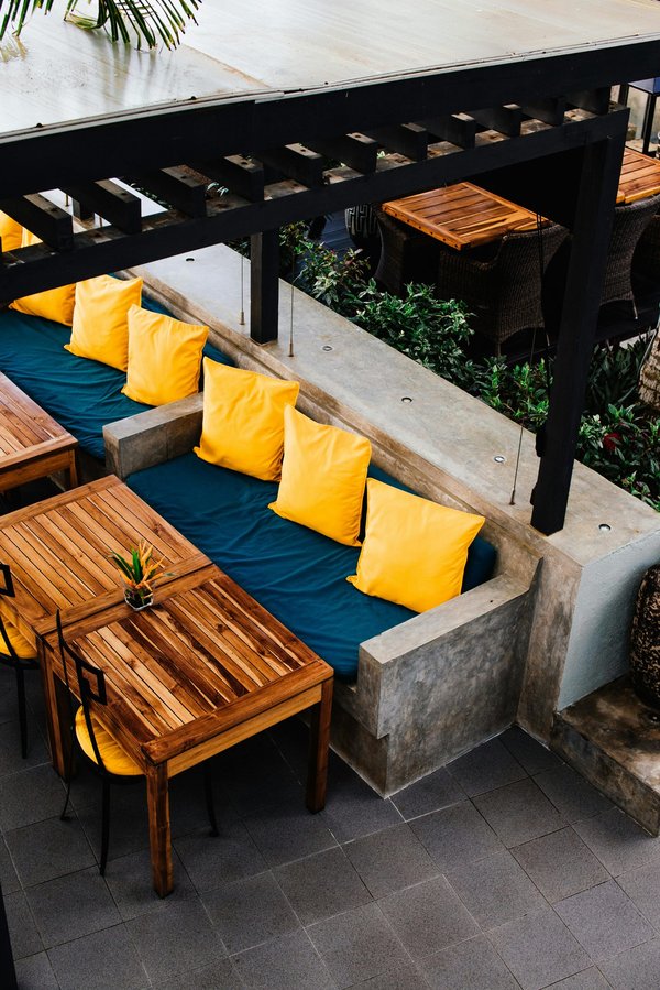 Les pergolas en aluminium : flexibilité et esthétisme au jardin